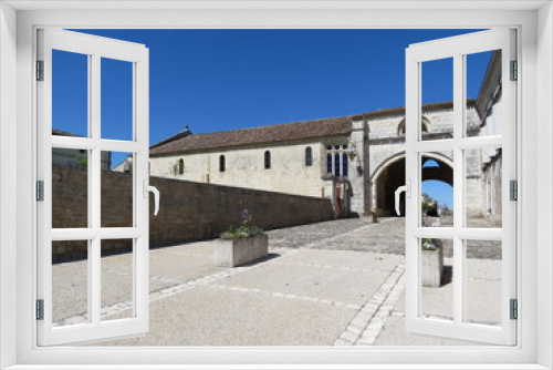 Fototapeta Naklejka Na Ścianę Okno 3D - Charente-Maritime - Pons - Hôpital des pèlerins