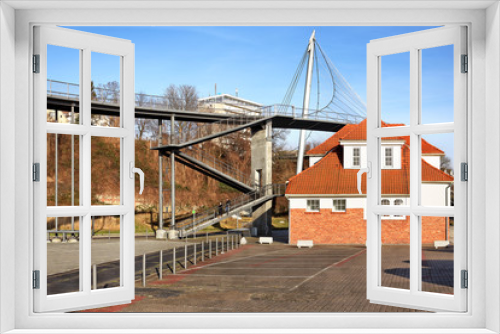 Fototapeta Naklejka Na Ścianę Okno 3D - Hängebrücke und Hafenbahnhof in Sassnitz auf Rügen