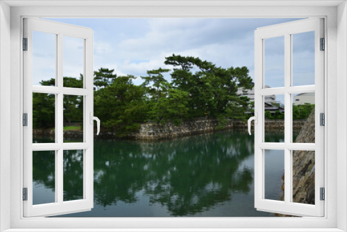 Fototapeta Naklejka Na Ścianę Okno 3D - 玉藻公園の高松城のお堀