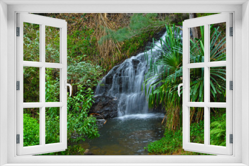 Fototapeta Naklejka Na Ścianę Okno 3D - Secluded waterfall in Hawaii