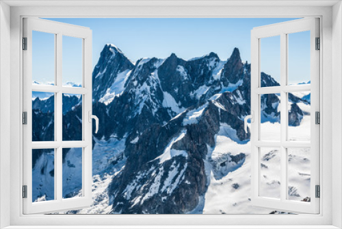 Fototapeta Naklejka Na Ścianę Okno 3D - View of Mont Blanc mountain range from Aiguille Du Midi in Chamo