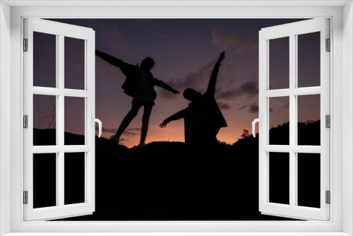 Fototapeta Naklejka Na Ścianę Okno 3D - Silhouettes in Motion