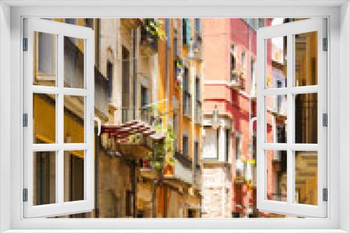 Fototapeta Naklejka Na Ścianę Okno 3D - narrow street of european city.  Girona