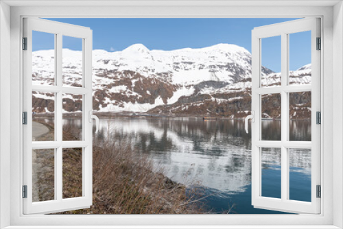 Fototapeta Naklejka Na Ścianę Okno 3D - The end of the Passage Canal inlet with mountains behind at Whittier, Alaska, USA