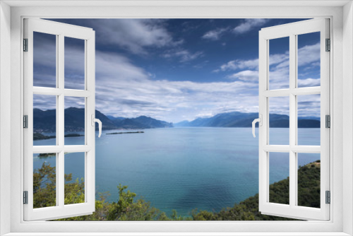 Fototapeta Naklejka Na Ścianę Okno 3D - panoramic view of lake Garda