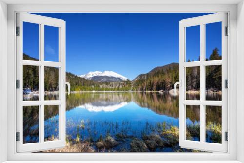 Fototapeta Naklejka Na Ścianę Okno 3D - Lake in mountains