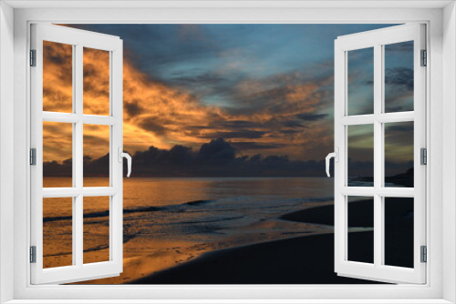 Fototapeta Naklejka Na Ścianę Okno 3D - Wschód słońca nad morzem bałtyckim