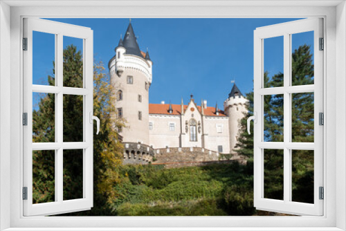 Fototapeta Naklejka Na Ścianę Okno 3D - Castle Zleby front view from the casle garden