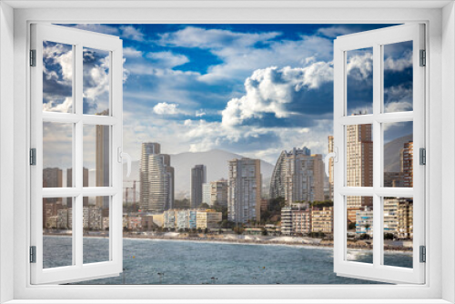 Fototapeta Naklejka Na Ścianę Okno 3D - Widok na plażę, hotele i morze śródziemne na brzegu Hiszpańskiego miasta Benidorm na Costa Blanca