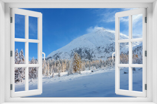 Fototapeta Naklejka Na Ścianę Okno 3D - Winterlandschaft im Herbst mit Lärchwald in Tirol