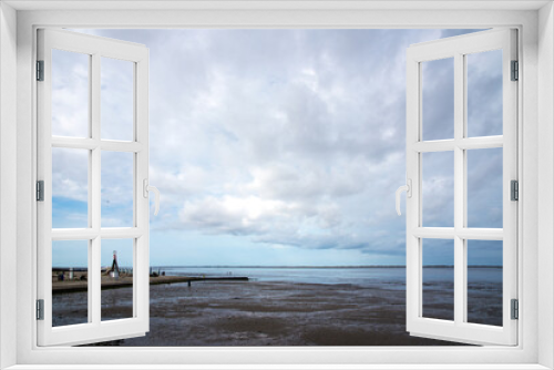 Fototapeta Naklejka Na Ścianę Okno 3D - Küstenlandschaft mit Wolken