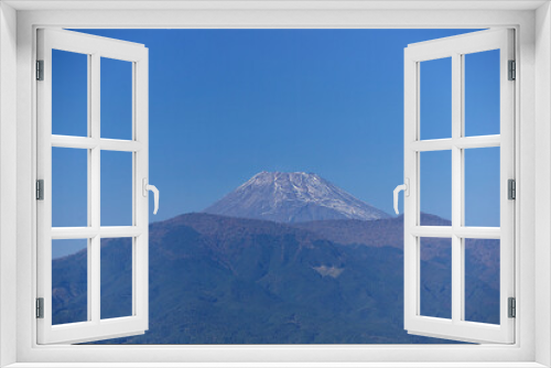 秋の富士山の眺める風景