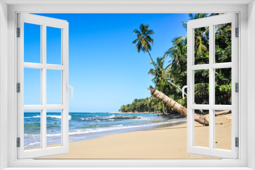 Fototapeta Naklejka Na Ścianę Okno 3D - Perfect jungle beach