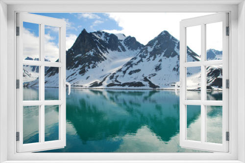 Fototapeta Naklejka Na Ścianę Okno 3D - Magdalenenfjord