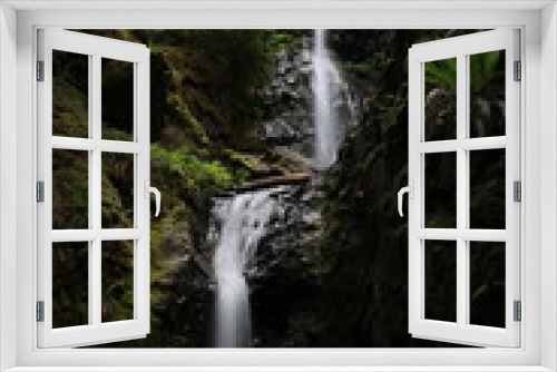 Fototapeta Naklejka Na Ścianę Okno 3D - Lupin Falls Vancouver Island Canada