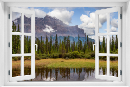 Fototapeta Naklejka Na Ścianę Okno 3D - Canadian Nature Landscape. Alpine Lake and Rocky Mountains.