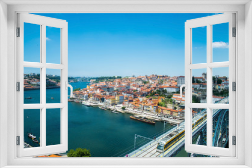 Fototapeta Naklejka Na Ścianę Okno 3D - View of the historic city of Porto, Portugal with the Dom Luiz b