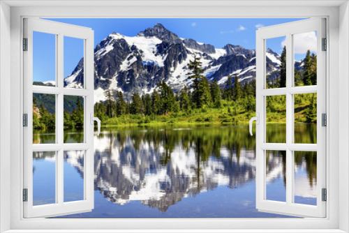 Fototapeta Naklejka Na Ścianę Okno 3D - Picture Lake Evergreens Mount Shuksan Washington USA