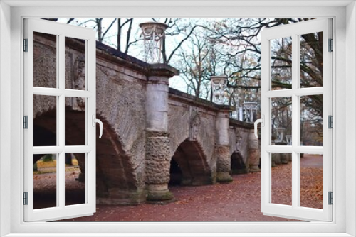 Fototapeta Naklejka Na Ścianę Okno 3D - old stone bridge in autumn 