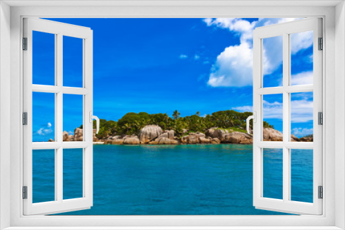 Fototapeta Naklejka Na Ścianę Okno 3D - Tropical island at Seychelles