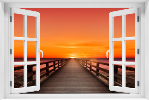 Fototapeta Naklejka Na Ścianę Okno 3D - Holzsteg am Meer bis zum Horizont