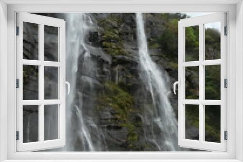 Fototapeta Naklejka Na Ścianę Okno 3D - Cascade italienne