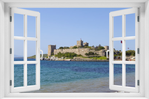 Fototapeta Naklejka Na Ścianę Okno 3D - View of Bodrum Castle or the Castle of St. Petrus in Bodrum town of Mugla, Aegean coast of Turkey.