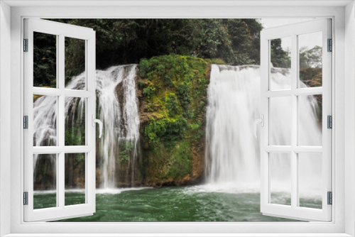 Fototapeta Naklejka Na Ścianę Okno 3D - The view of Ban Gioc Waterfall in Southern Vietnam
