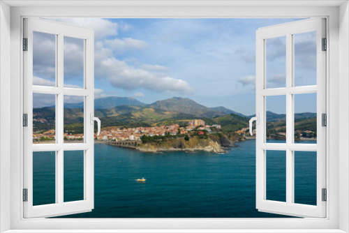 Fototapeta Naklejka Na Ścianę Okno 3D - The medieval town by the sea in Europe, France, Occitanie, Pyrenees Orientales, Banyuls-sur-Mer, By the Mediterranean Sea, in summer, on a sunny day.