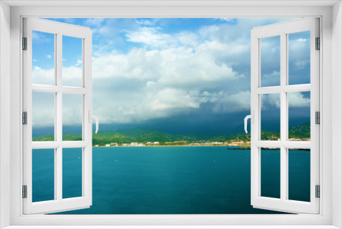 Fototapeta Naklejka Na Ścianę Okno 3D - Beautiful cloudy sky over mountainous seashore