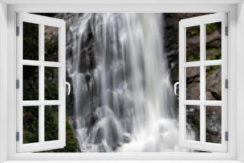Fototapeta Naklejka Na Ścianę Okno 3D - Valara Waterfalls, Munnar Hills, Kerala, India