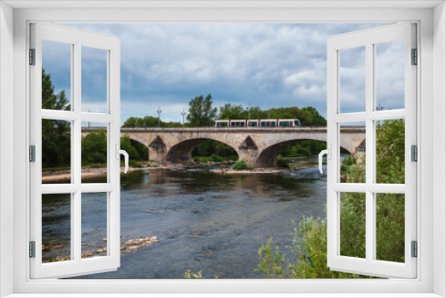 Fototapeta Naklejka Na Ścianę Okno 3D - Historic George V Bridge
