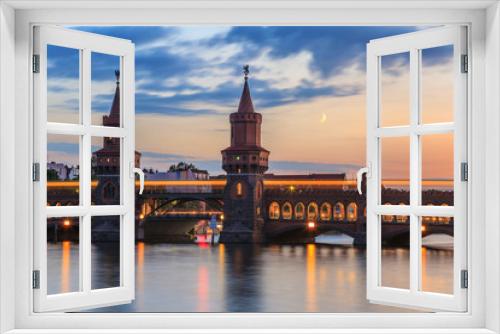 Fototapeta Naklejka Na Ścianę Okno 3D - Oberbaum bridge, Berlin, Germany