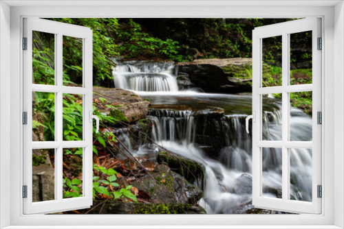 Fototapeta Naklejka Na Ścianę Okno 3D - Gentle Cayuga Falls in summer