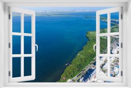 Fototapeta Naklejka Na Ścianę Okno 3D - Visão aérea da cidade litoral de Cancun no México