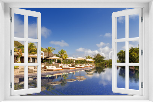 Fototapeta Naklejka Na Ścianę Okno 3D - Tropical swimming pool in Seychelles