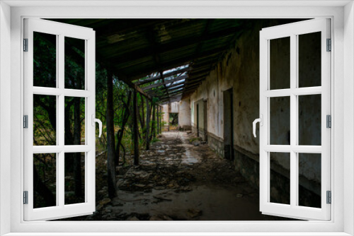 Fototapeta Naklejka Na Ścianę Okno 3D - Door at the end