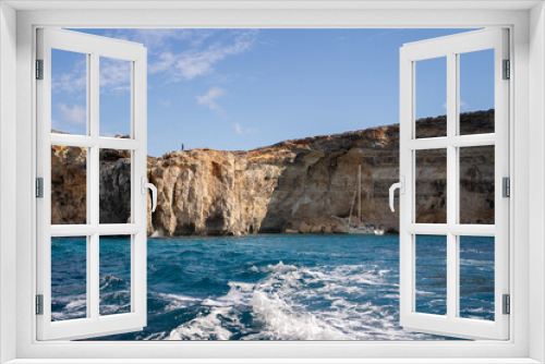 Fototapeta Naklejka Na Ścianę Okno 3D - Cliffs with blue lagoon Malta