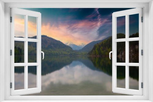 Fototapeta Naklejka Na Ścianę Okno 3D - A beautiful panoramic view of the popular Alpsee lake
