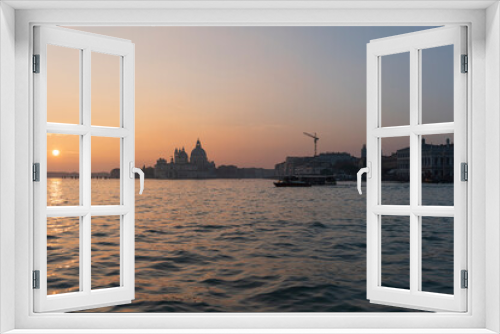 Fototapeta Naklejka Na Ścianę Okno 3D - Venice Sunset Phase with boat life and water reflection