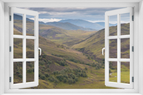 Fototapeta Naklejka Na Ścianę Okno 3D - Deep into the Highlands