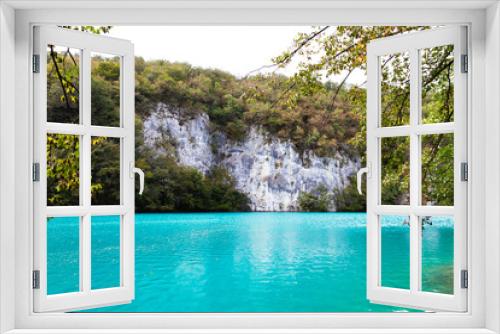 Fototapeta Naklejka Na Ścianę Okno 3D - emerald water in the lake