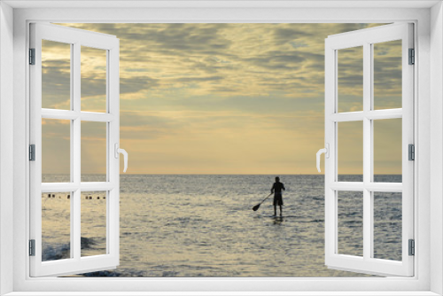 Fototapeta Naklejka Na Ścianę Okno 3D - surfeur à l'aube