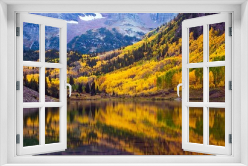 Fototapeta Naklejka Na Ścianę Okno 3D - Fall in the Colorado