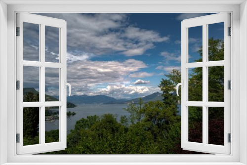Fototapeta Naklejka Na Ścianę Okno 3D - Lake Maggiore between mountains Alps