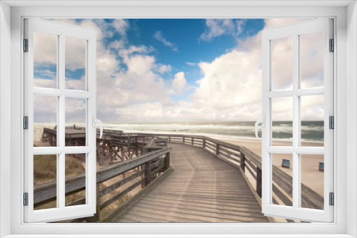 Fototapeta Naklejka Na Ścianę Okno 3D - Holzbohlenweg am Kampener Strand auf sylt