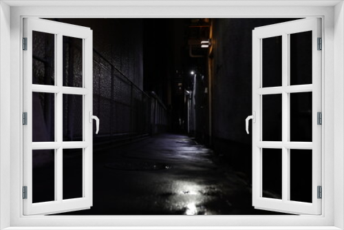 Fototapeta Naklejka Na Ścianę Okno 3D - 夜の路地裏