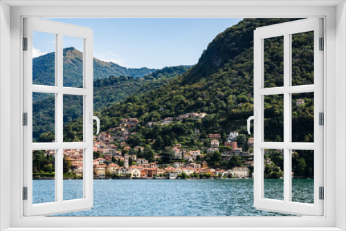 Fototapeta Naklejka Na Ścianę Okno 3D - Italian mountain village at lake Como on a sunny summer day