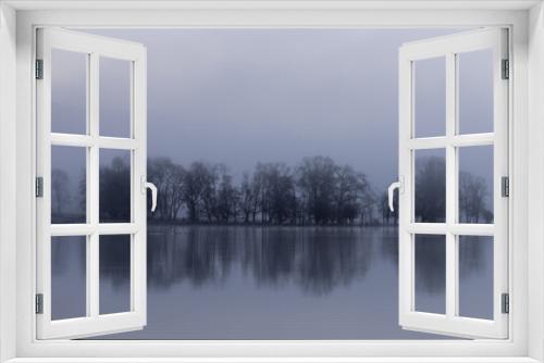 Fototapeta Naklejka Na Ścianę Okno 3D - Mist on the Loch