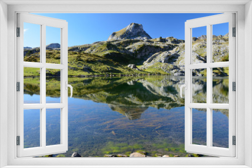 Fototapeta Naklejka Na Ścianę Okno 3D - Mountain lake Roumassot